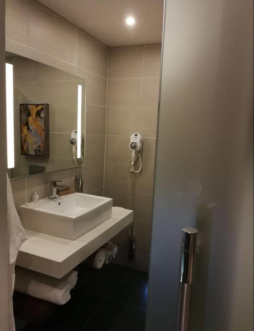 Ofas Chelsea Hotel Abudża Zewnętrze zdjęcie